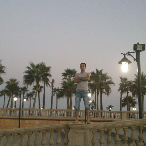 بحب اللى دمهم خفيف ... وبكره النكد جدا ... واعشق التعارف جدا جدا  ...