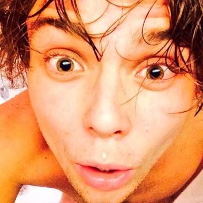you got a free follow, follow @harrystylesluke