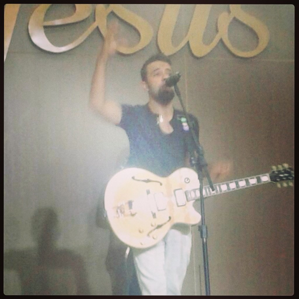 '' Não sirvo a Deus pelo que Ele vai fazer por mim. Eu sirvo a Deus pelo que Ele já fez por mim....