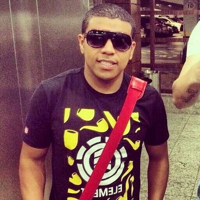 Não me julgue. Você sabe meu nome, não minha história.
