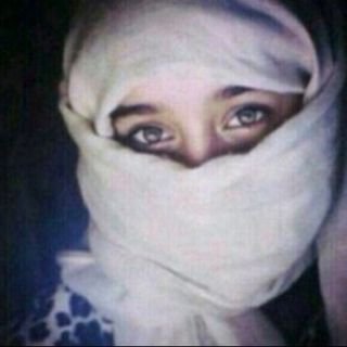 ‏‏‏آنا آلازرق آذا غيري تلون ♡♪