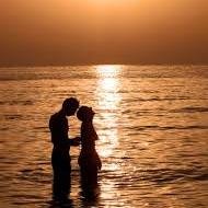 Mum to five beautiful children and aspiring romance author. Sometimes people dare to dream, occasionally they realize it :)