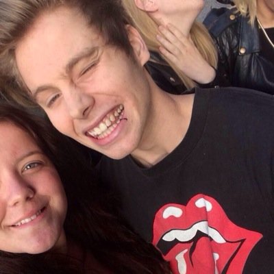 follow @loveftirwin AND RETWEET THIS TWEET OMFG https://t.co/nHoEwiWaaV