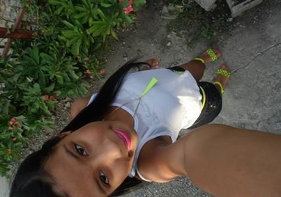 Soy Nicole..{Nickii}  Una Chica simpática, amigable. Sociable ||I LOVE GOD! ♥|| Quieres Saber mas de mi? Follow Me :) ;)