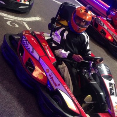 Piloto de Karting corriendo para el equipo @SARR_RT  y los videos de las carreras los podeis ver en mi canal de youtube.