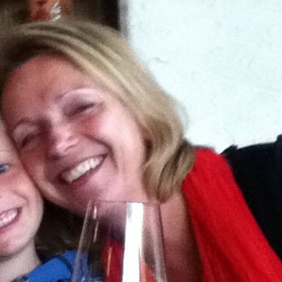 Eventmanager/ moeder v Jochem&Wessel/ getrouwd/likes theater/ Oerol/ wijntje/ gezelligheid/ sushi/ bezige bij