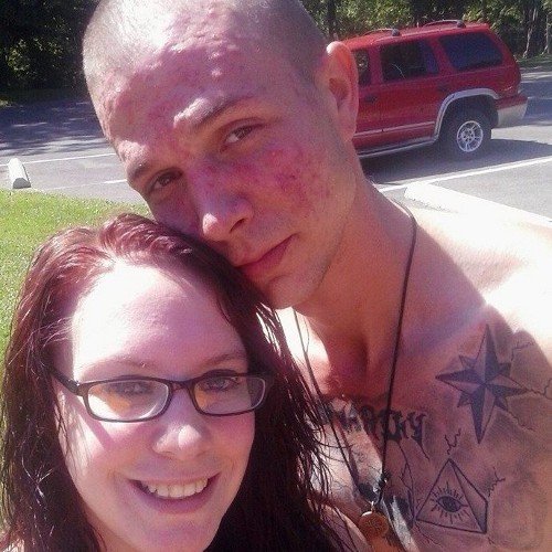 Mother of 4(Kingstin,Ella,Jaxon,Nevaeh) an a wife to a loving husband Erik!