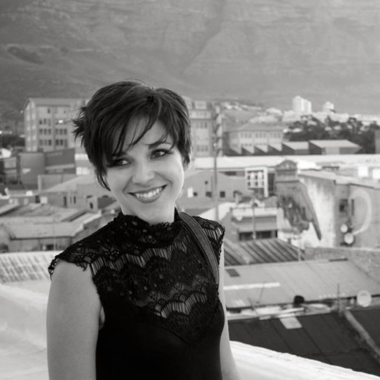 DaniRodin's profile picture. Cat with 3 lives: Performer, Producer, Teacher.