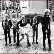 Question: What has 3 blondes 2 brunettes and 1 band? Answer: R5