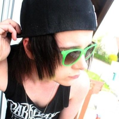 16 / gay / single / neko / looking for a daddy