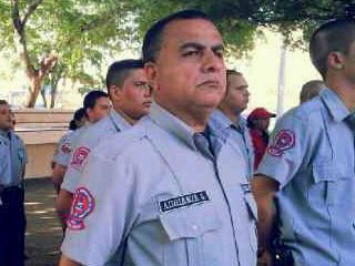 Director de Protección Civil Miranda Zulia.                                                   Licenciado. en Administración. Soldado, Chavista y Madurista.