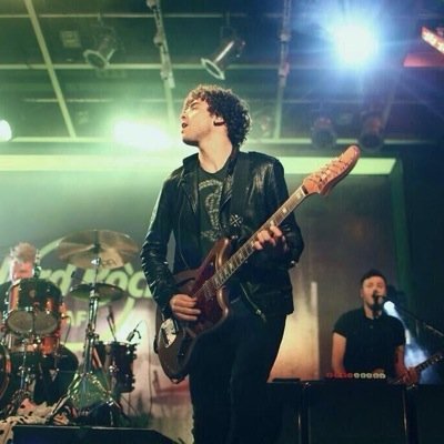 curlyyorkk's profile picture. i told my parents i wanted to be a firetruck or a baseball field
•
my name is nikki my life revolves around paramore