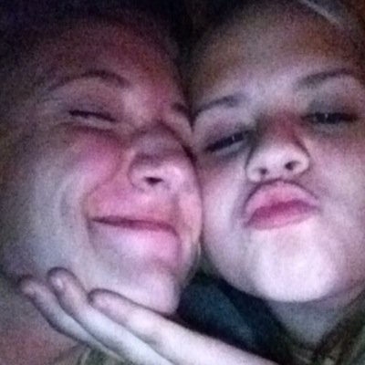 emmy_rae7's profile picture. Look at all those chickens