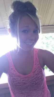 melletara's profile picture. 