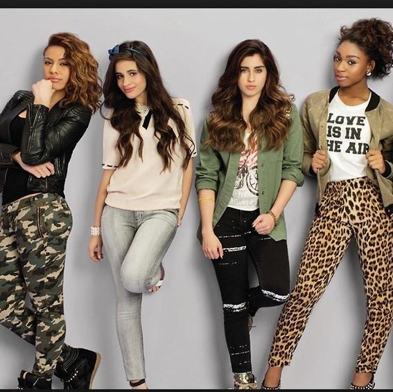 the sonrrisa lauren is beautiful as she