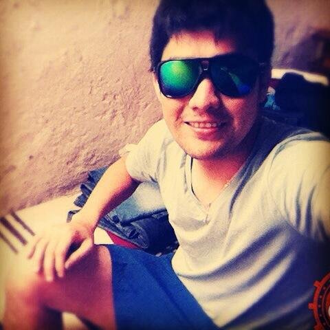 In life you have to walk slowly but surely / single / Athlete / Always serious / Capricorn /instagram: RobertoRivas06