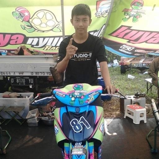 Islam (berusaha menjadi yng terbaik dari yng terbaik)
line: shidqi_bima81