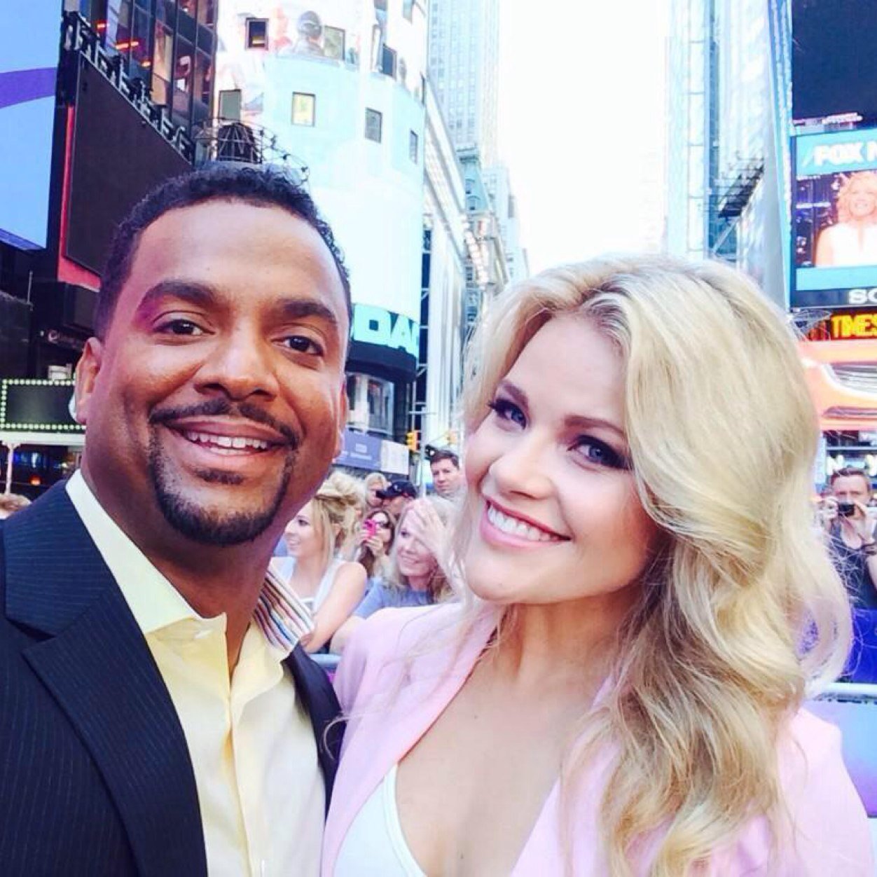 The Dancing fan page for Alfonso Ribeiro and Witney Carson. We will be supporting them throughout the show!