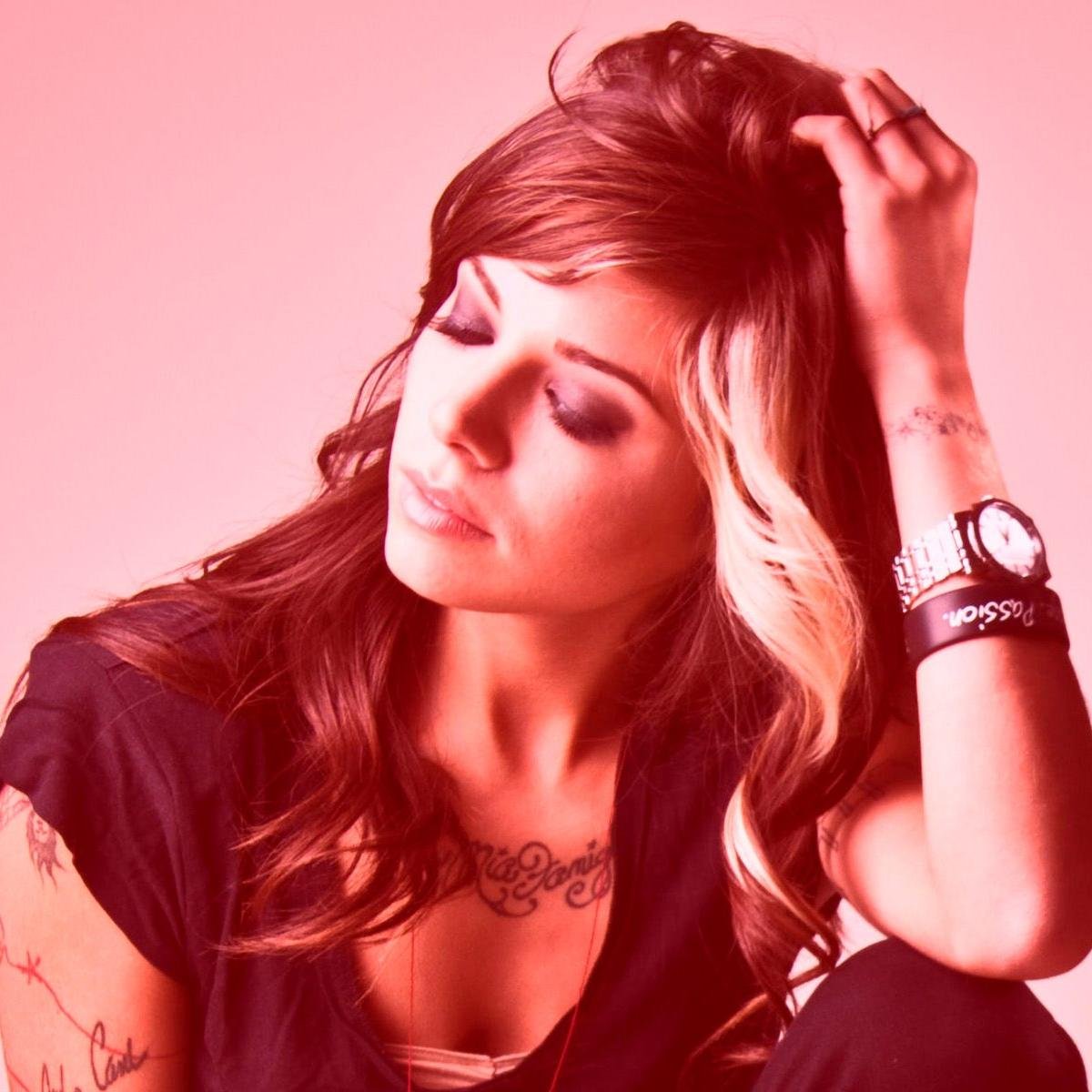 Seu Portal Oficial da Cantora Christina Perri no Brasil http://t.co/BqFx7cYqfv