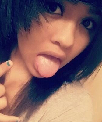 England forever ^+^ I'm a majestic unicorn cx I skate,play guitar and sing
