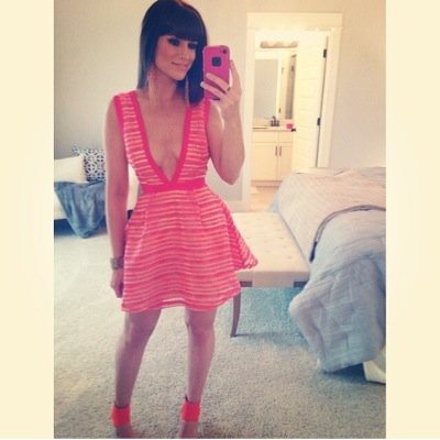Offical Follow Your Arrow Fashion twitter, latest fashions and designs, hashtag #followyourarrowfashion to be feautured. Follow to learn the love of fashion.