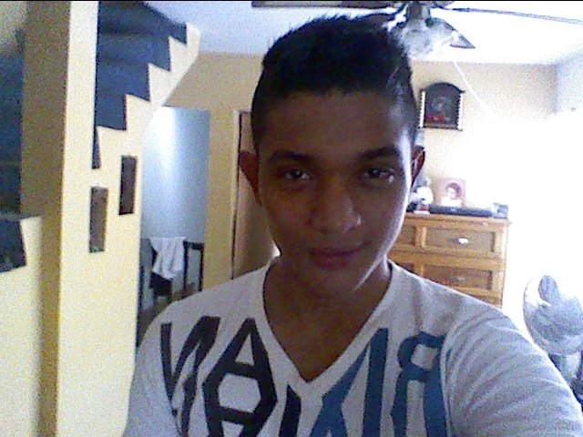 estoy en mi casa solo pensando en ti awww :3