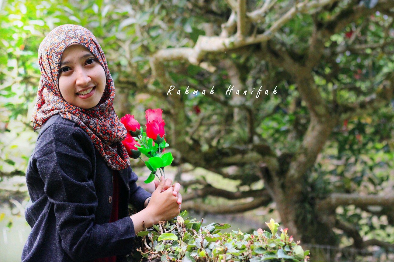 Muslimah, Travelling, Playing game on Facebook, Love Islam!!!