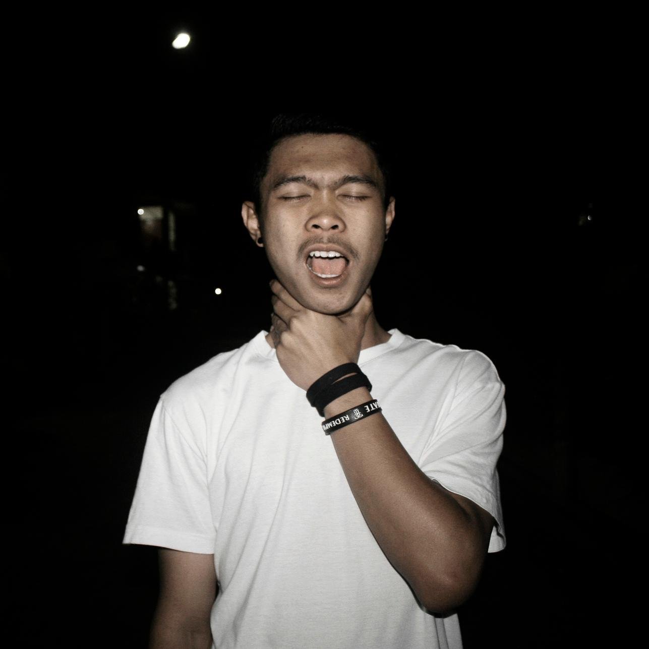 fajarwahidd's profile picture. berimajinasi ! only god can judge me not them!!! just god can judge me not them!