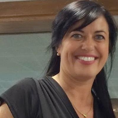 Escritora, Coach y Conferenciante. Autora de los #libros Inteligencia Emocional para Torpes, Leer la mente... o casi,  y Coaching para Torpes
