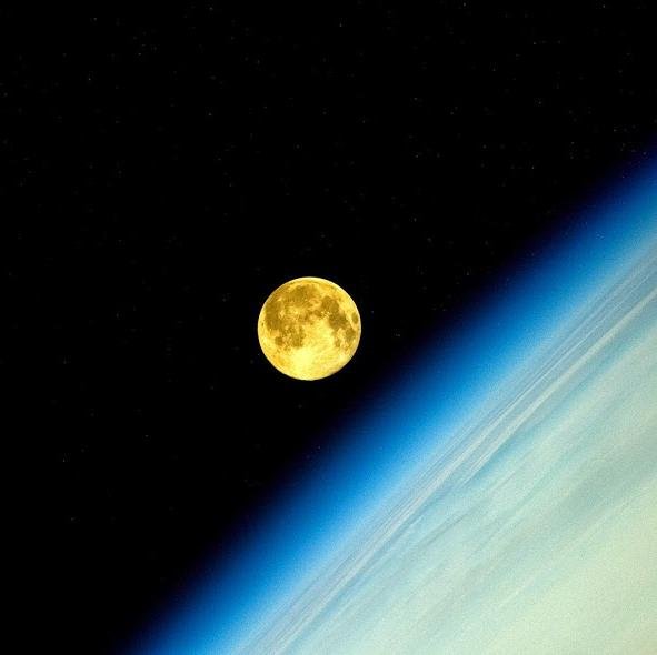 Always interested in science as a youth member of the school astronomy club, observed the phases of Jupiter, and keen on science fiction breaking in