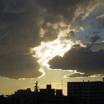 空の写真とか風景写真とか撮るのも見るのもすきです。たそがれる(ぼーーっとする)のもすき。あと歌と音楽で発散！ときどき泣き虫(/_;)