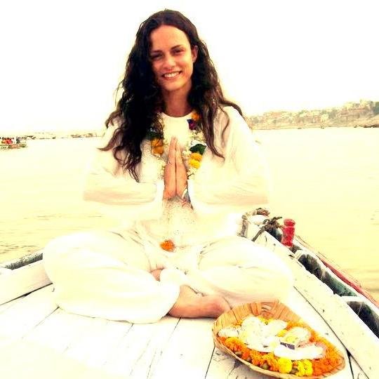 ☆Al servicio de la Humanidad☆
♡ Madre y Guia espiritual♡
Tradicion: TATri Yoga Gurúkula, Filosofia: VACUIDAD TRASCENDENTE