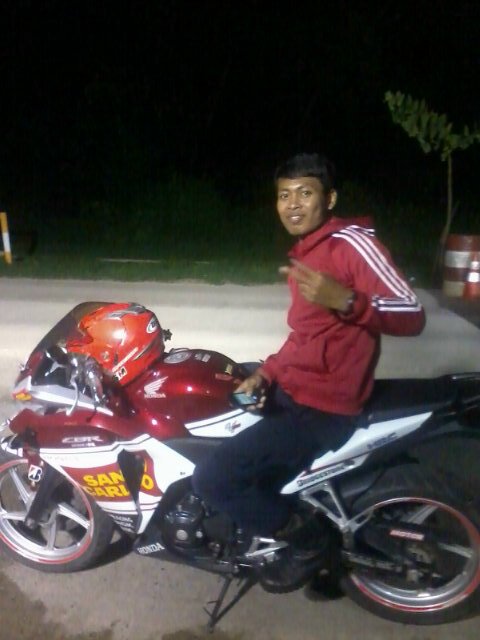 Lhienna_imoetz's profile picture. Posesif