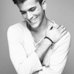 PtitAnge_DC's profile picture. Je m'appelle Joëlle, j'ai 23 ans... 
David Carreira & Linkin Park
#TOUTRECOMENCER & #THEHUNTINGPARTY