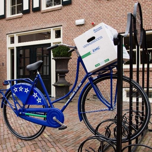 Verhuizers sinds 1904
Bij Koninklijke Beschikking Hofleverancier
Apeldoorn Amersfoort Zwolle Harderwijk Dronten 't Gooi Nunspeet Putten