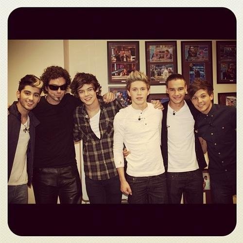 Club de Fans de El Hombre de Negro (El Hormiguero) y One Direction .