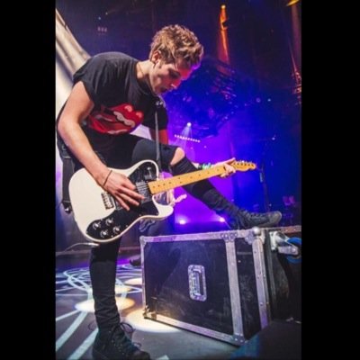 I just love 5sos okay? HAA/4