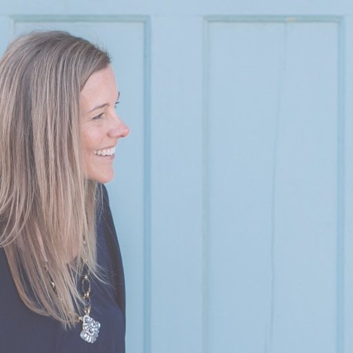 midwest-based stationery designer | dog lover | yogi | jack + ella's mom | goal digger | sweet tooth owner