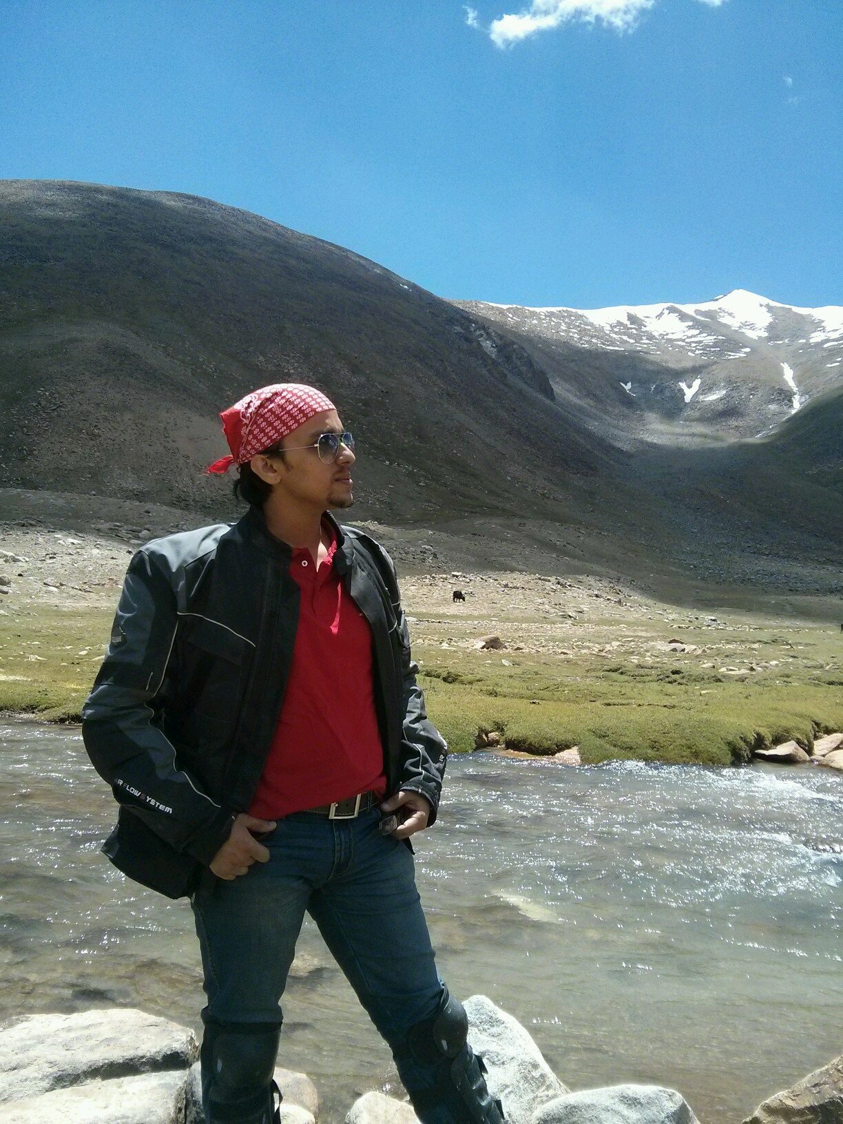 aptsan's profile picture. Who am I???...Searching for myself .....