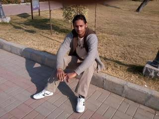 ButtZaibbutt's profile picture. i am a fashion Designer