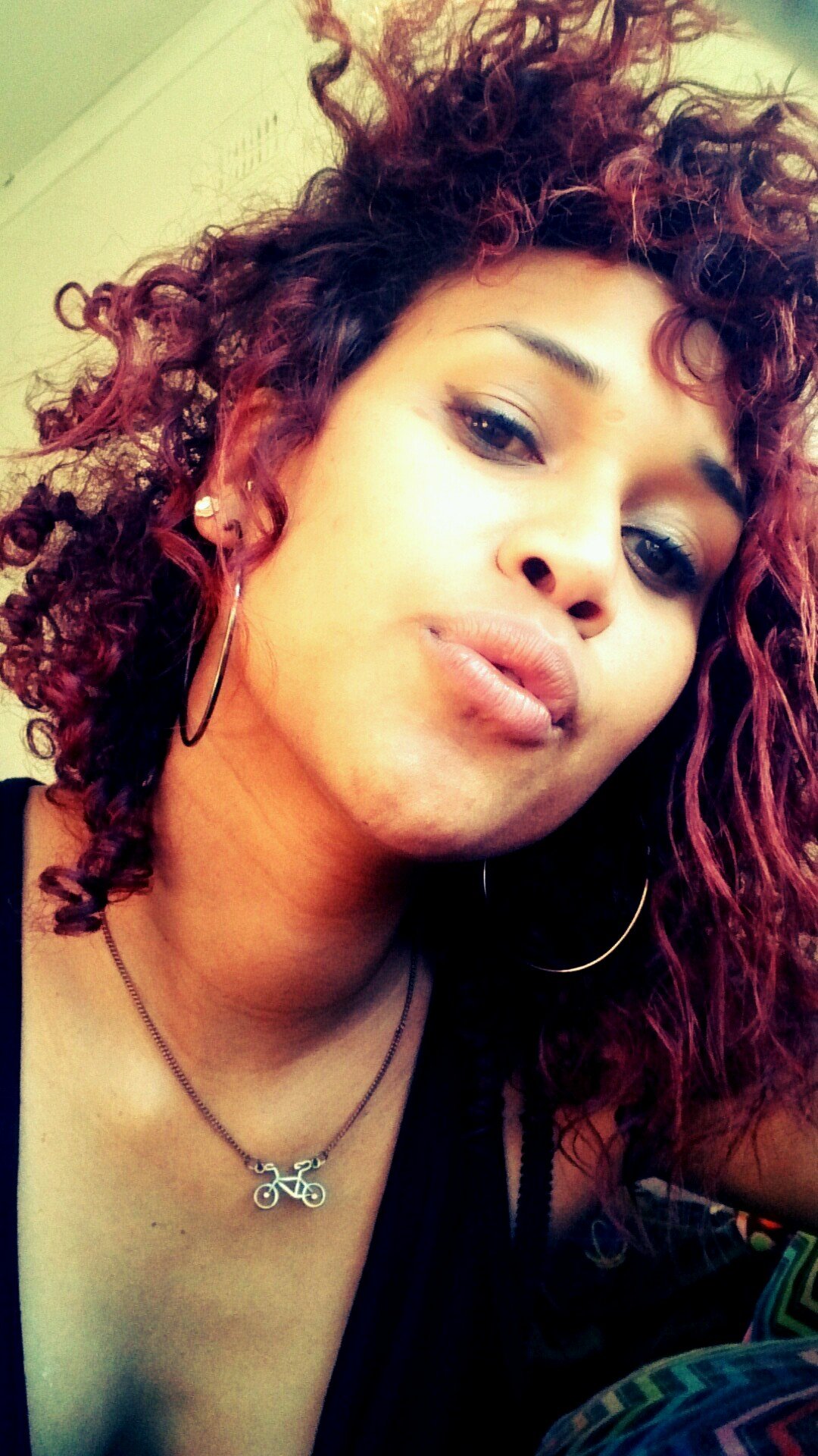 Liz_Sampsonian's profile picture. Acoustic Heart | PR & Marketing Practitioner | Obsessed with Advertising| Art |Music |Photography