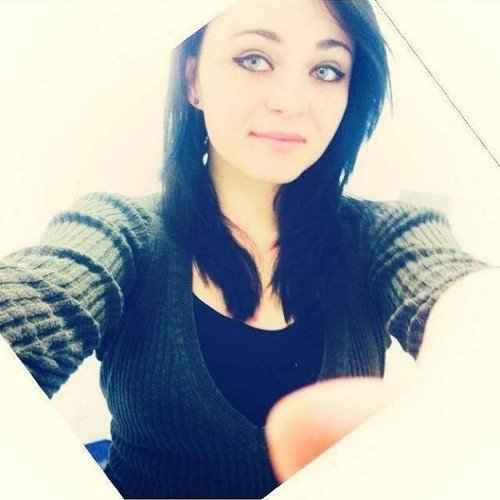 19. // single. // mommy. // positive vibes. // hood life to kickin it in the sticks. // get to know me. (;