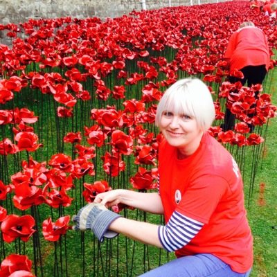 Trawling Twitter for witty & informative musings. Likey likey PR, communications, HE, museums, history & travel. Let’s find a cure for #PSP. It stole my dad 💙