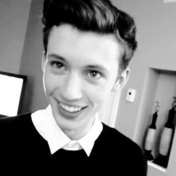 go follow @troyesivanvevo :)
✨✨✨