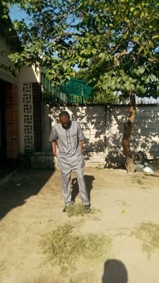 Briefly worked as a Journo, pursued International Trade,,,loves Arsenal and Madrid.