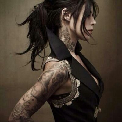an immortal vampire searching for love. I hunger for blood and lust. real vampires dont sparkle #RP21+ married to my love @vincentavampire