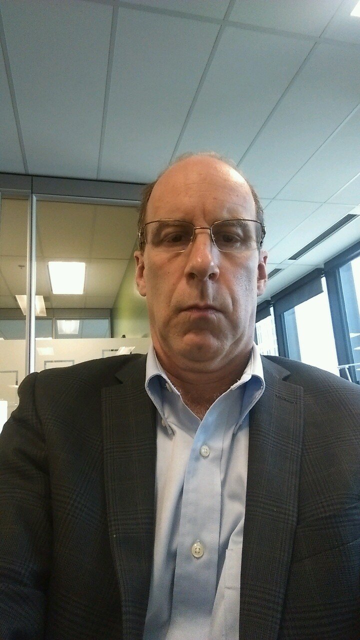 Retired -  TD Bank. Working p/t at Town of Oakville. Blue Jays Fan. Love Laurie, Robbie and Holly. My road always includes a cycle!