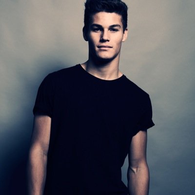 TomFlinch's profile picture. American lad living in shitty england...