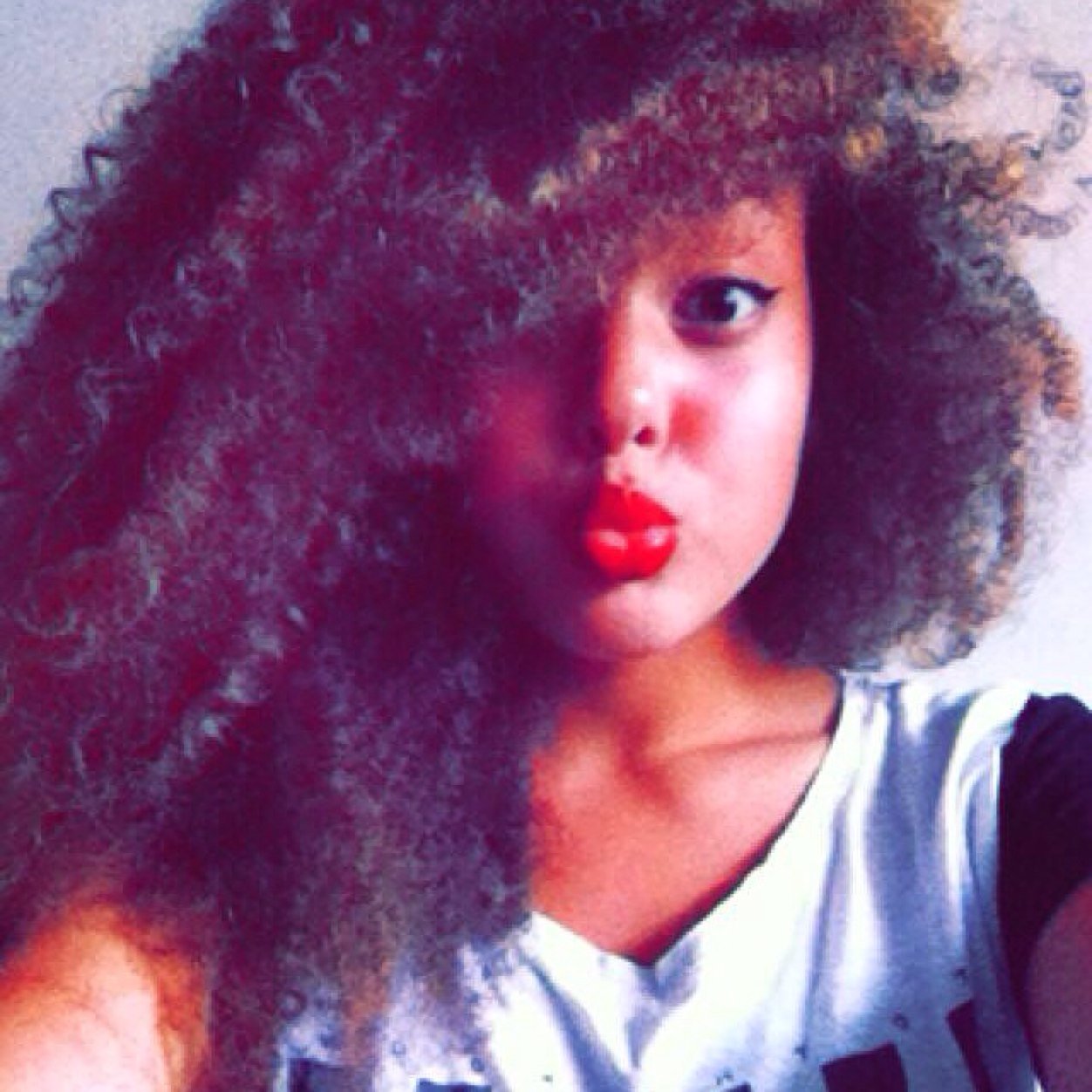 Singing, dancing and acting-snap/insta iesje99-afro hair
