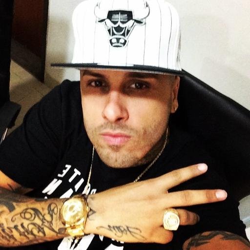 Nicky jam @Nickyjampr https://t.co/i0jLKBAY